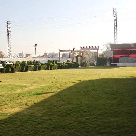 Hotel Vinayak Palace Mathura Exterior foto