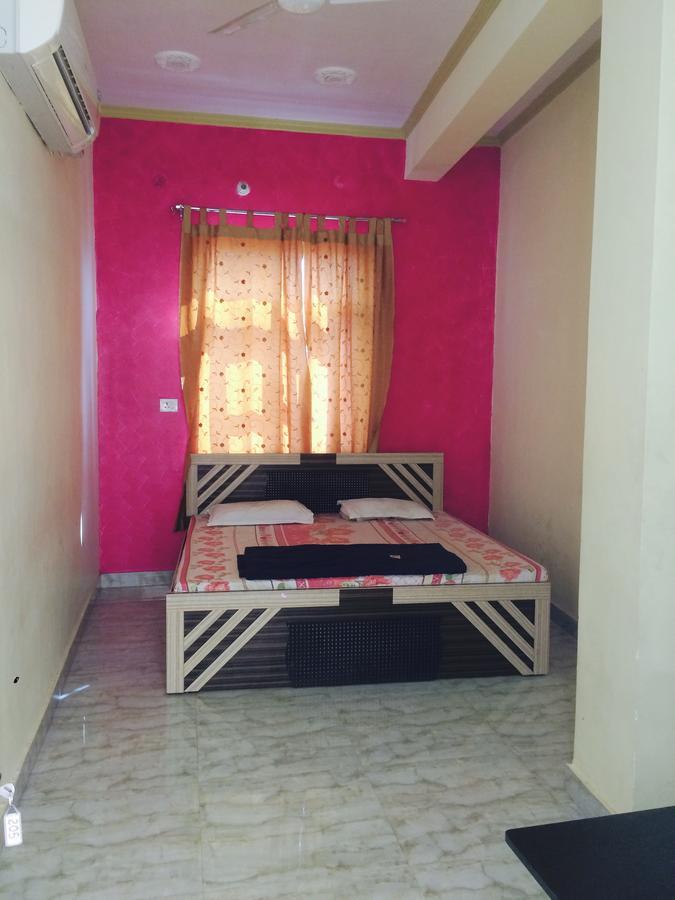 Hotel Vinayak Palace Mathura Exterior foto