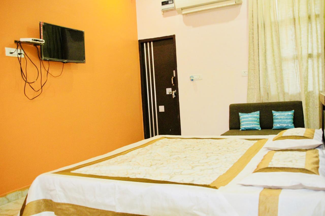 Hotel Vinayak Palace Mathura Exterior foto