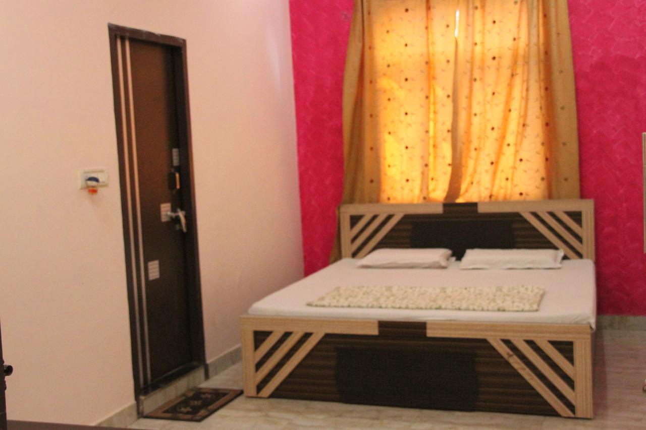 Hotel Vinayak Palace Mathura Exterior foto