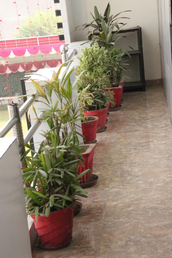 Hotel Vinayak Palace Mathura Exterior foto