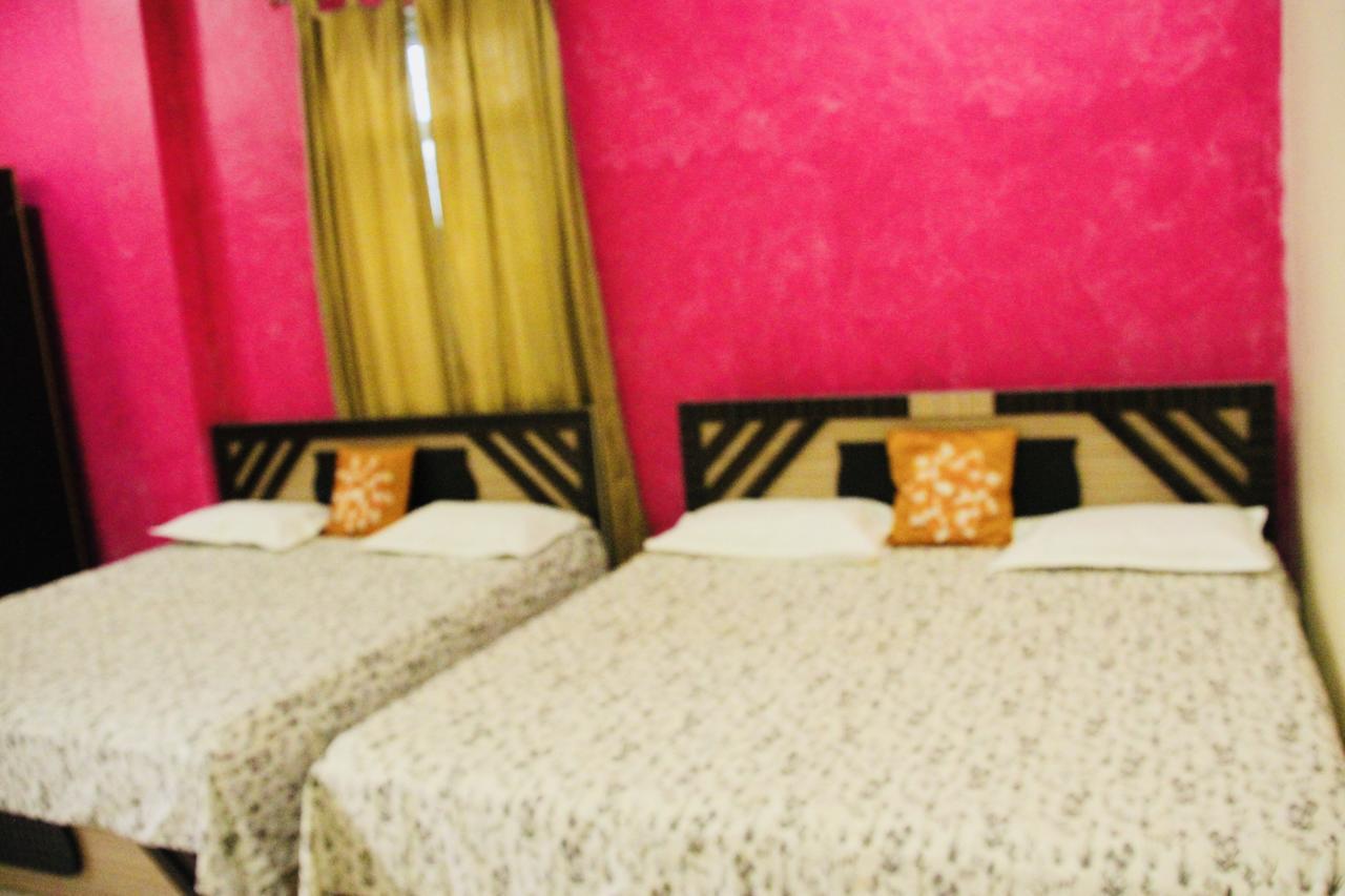 Hotel Vinayak Palace Mathura Exterior foto